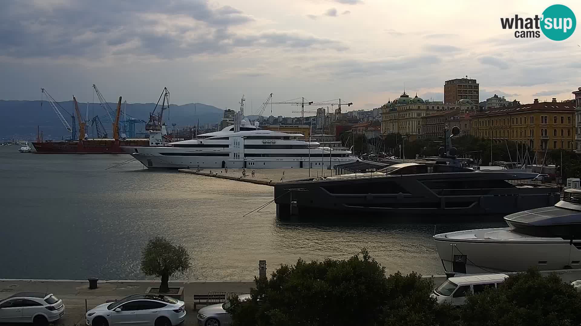 La Riva y Marina en Rijeka – Webcam en vivo Croacia