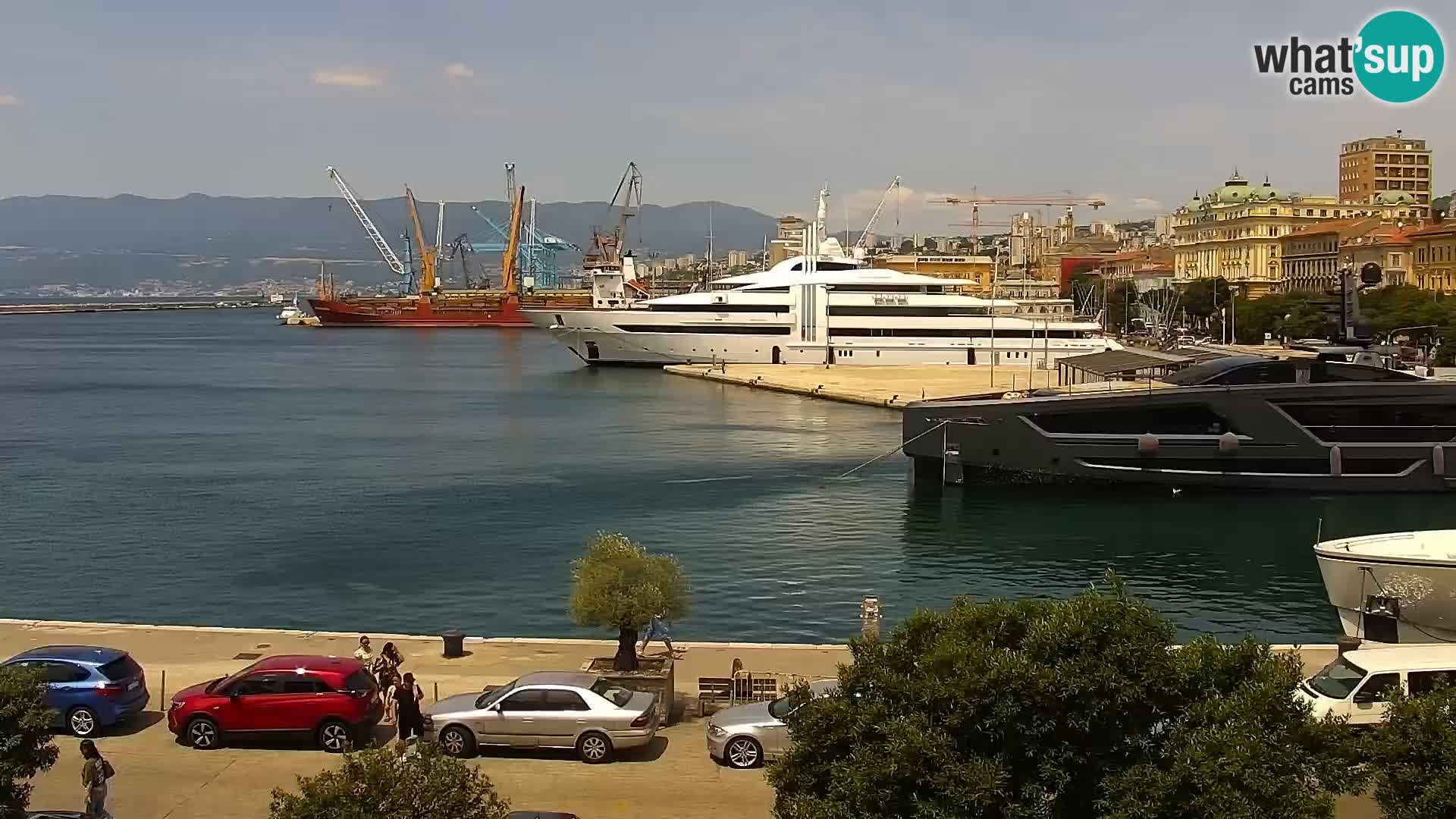 Riva in Marina v Reki – Spletna kamera v živo Hrvaška