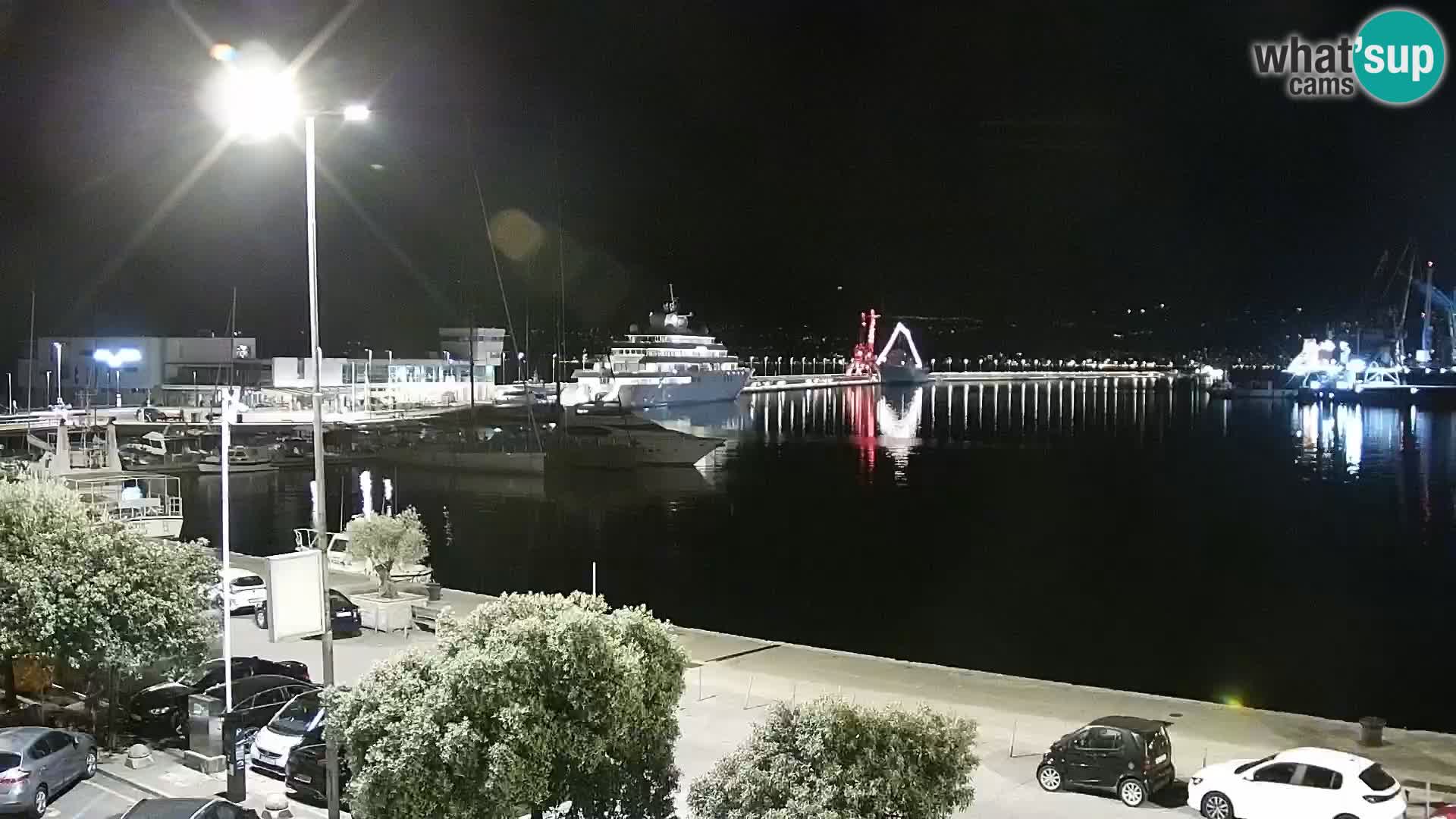 Riva in Marina v Reki – Spletna kamera v živo Hrvaška
