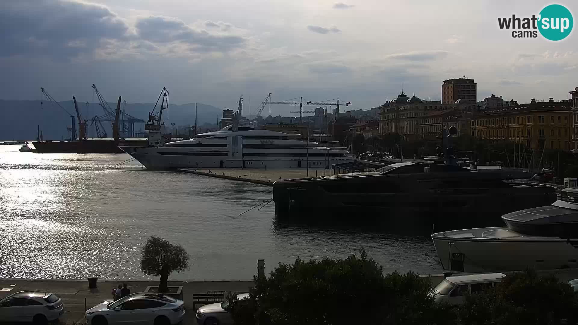 La Riva y Marina en Rijeka – Webcam en vivo Croacia