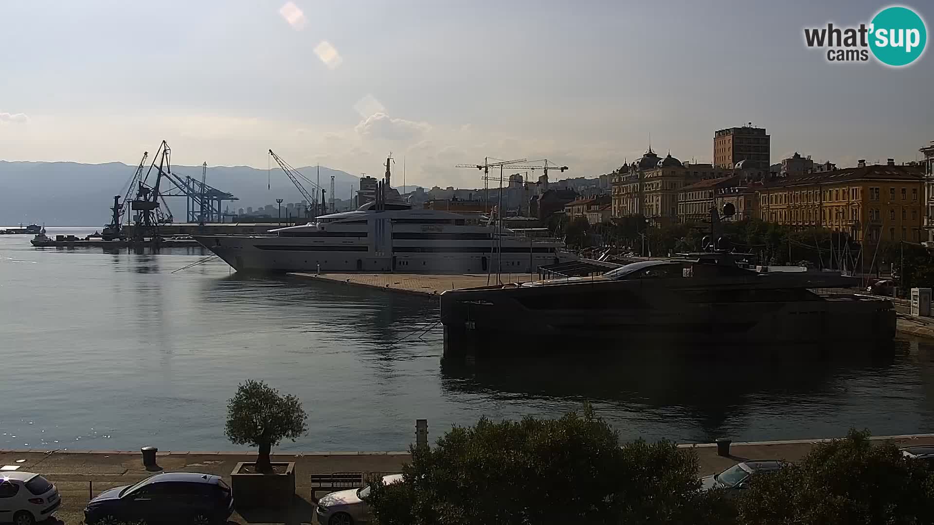 Fiume – Il porto e la Riva