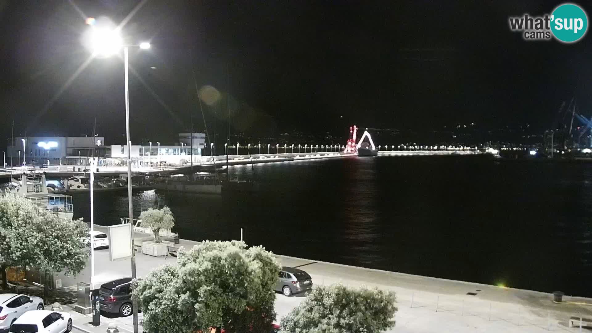Riva in Marina v Reki – Spletna kamera v živo Hrvaška