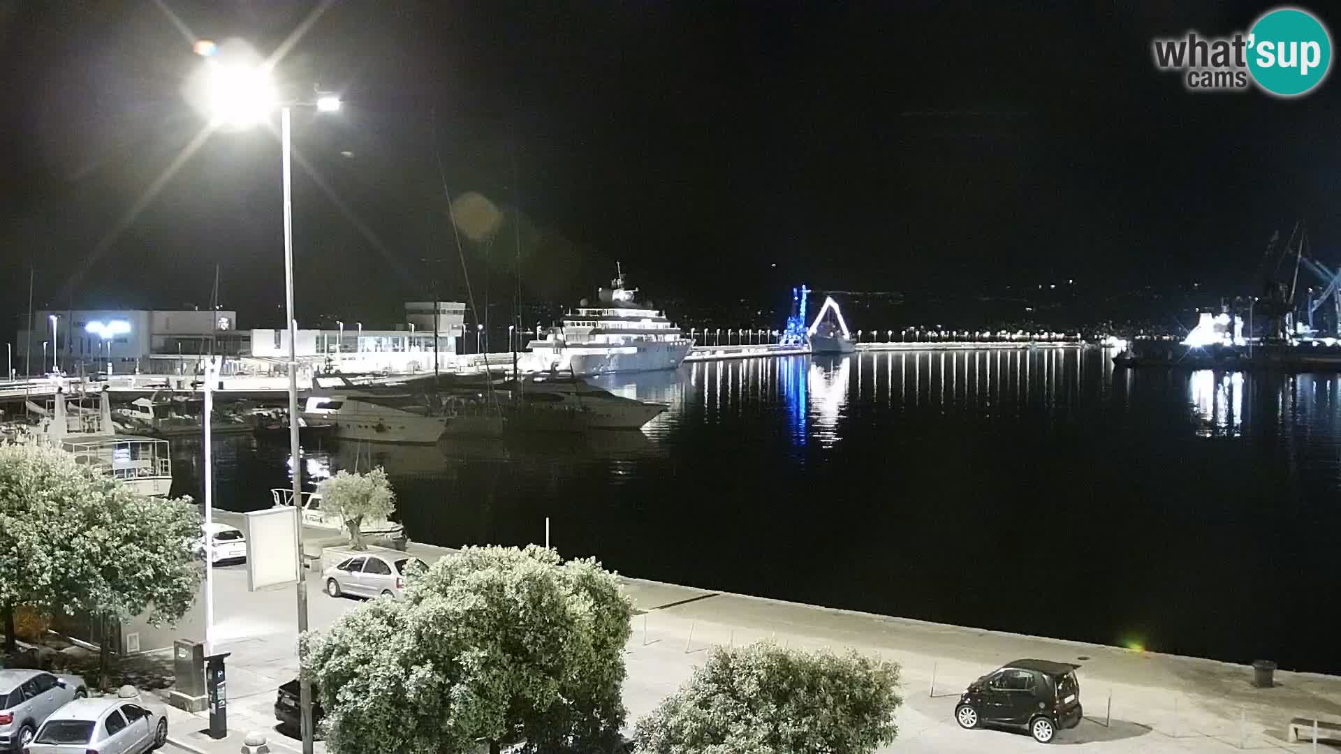 Riva in Marina v Reki – Spletna kamera v živo Hrvaška