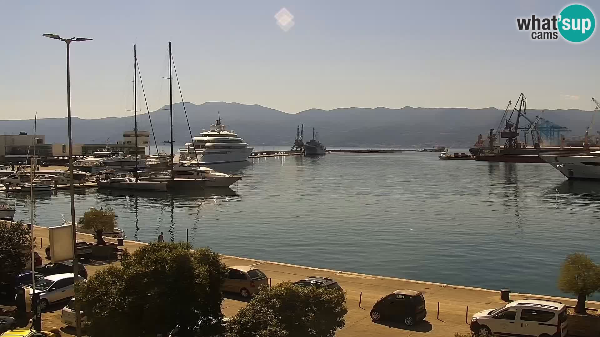 Riva in Marina v Reki – Spletna kamera v živo Hrvaška