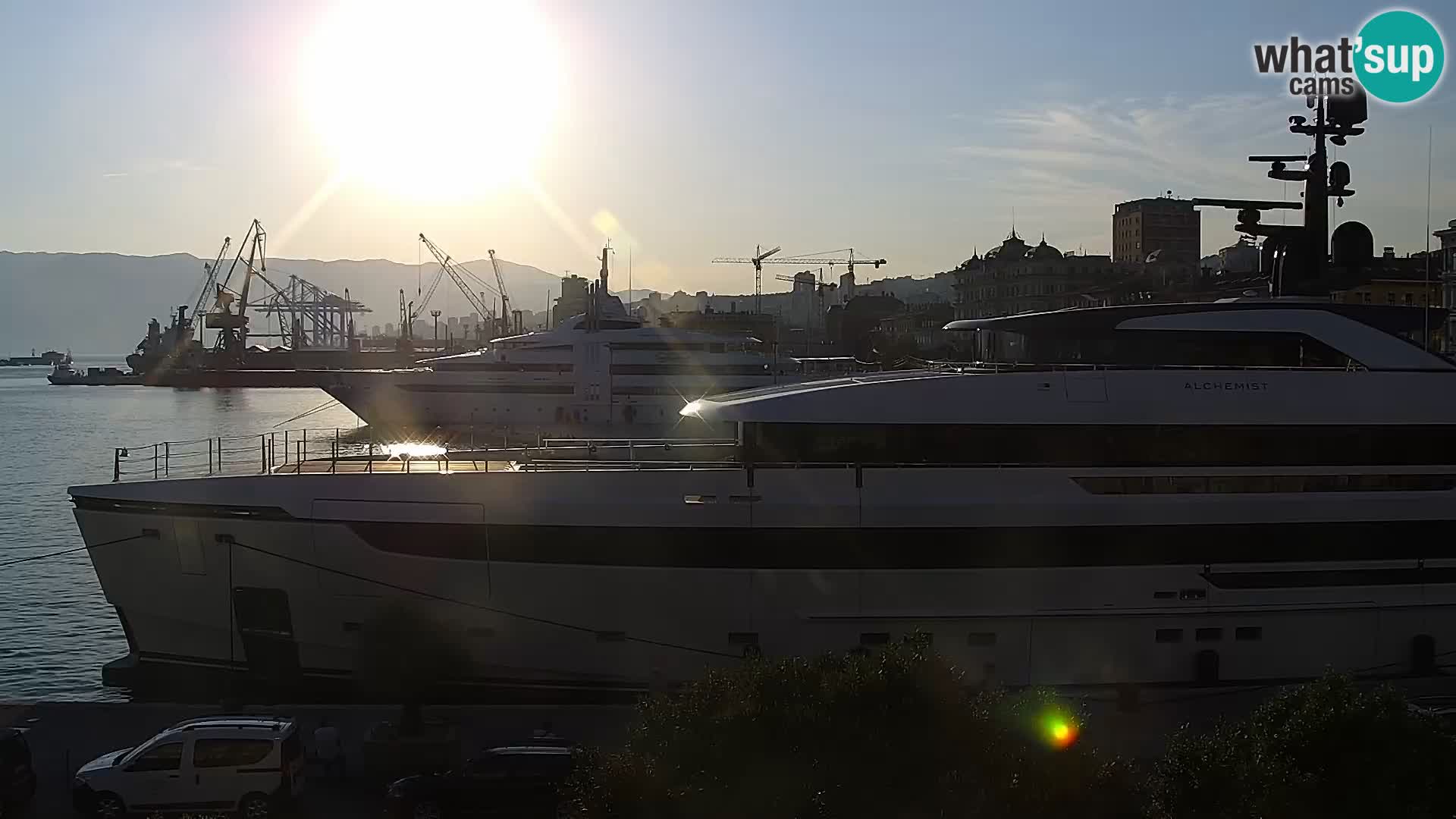 Riva in Marina v Reki – Spletna kamera v živo Hrvaška