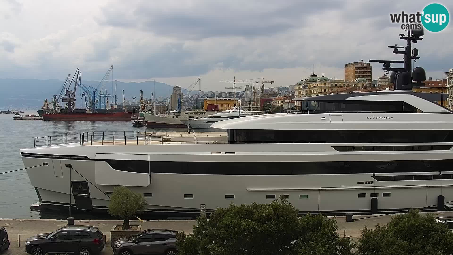 Riva in Marina v Reki – Spletna kamera v živo Hrvaška