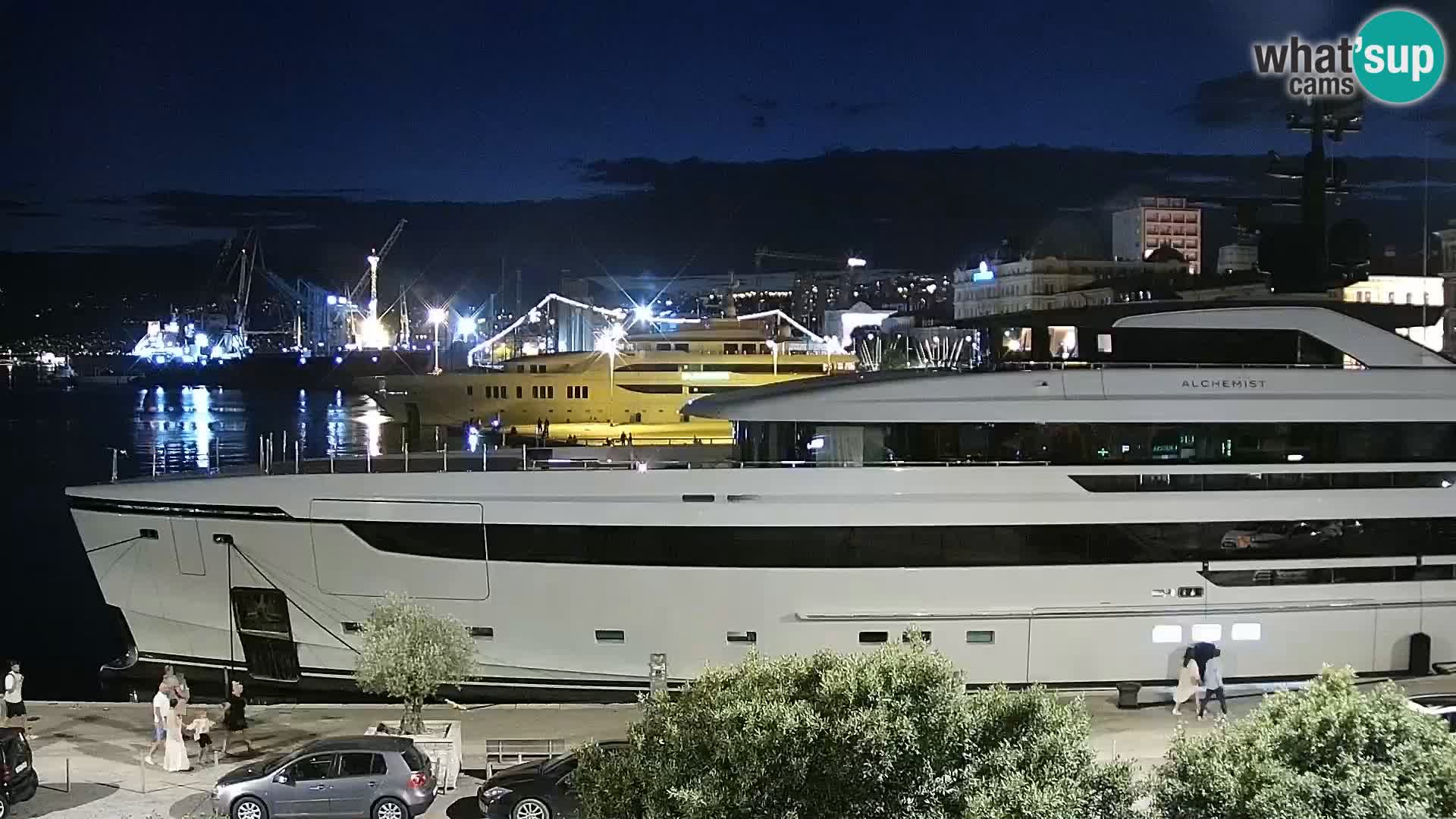 Riva in Marina v Reki – Spletna kamera v živo Hrvaška