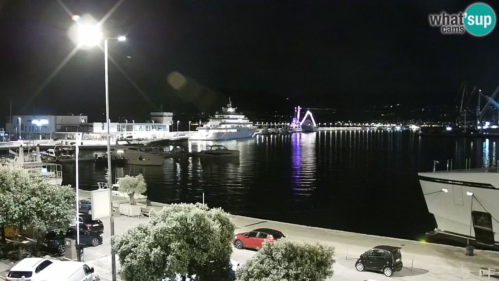 Riva in Marina v Reki – Spletna kamera v živo Hrvaška