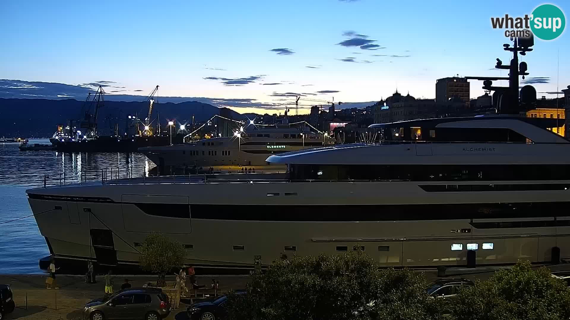 Riva i Marina u Rijeci – Web kamera uživo u Hrvatskoj