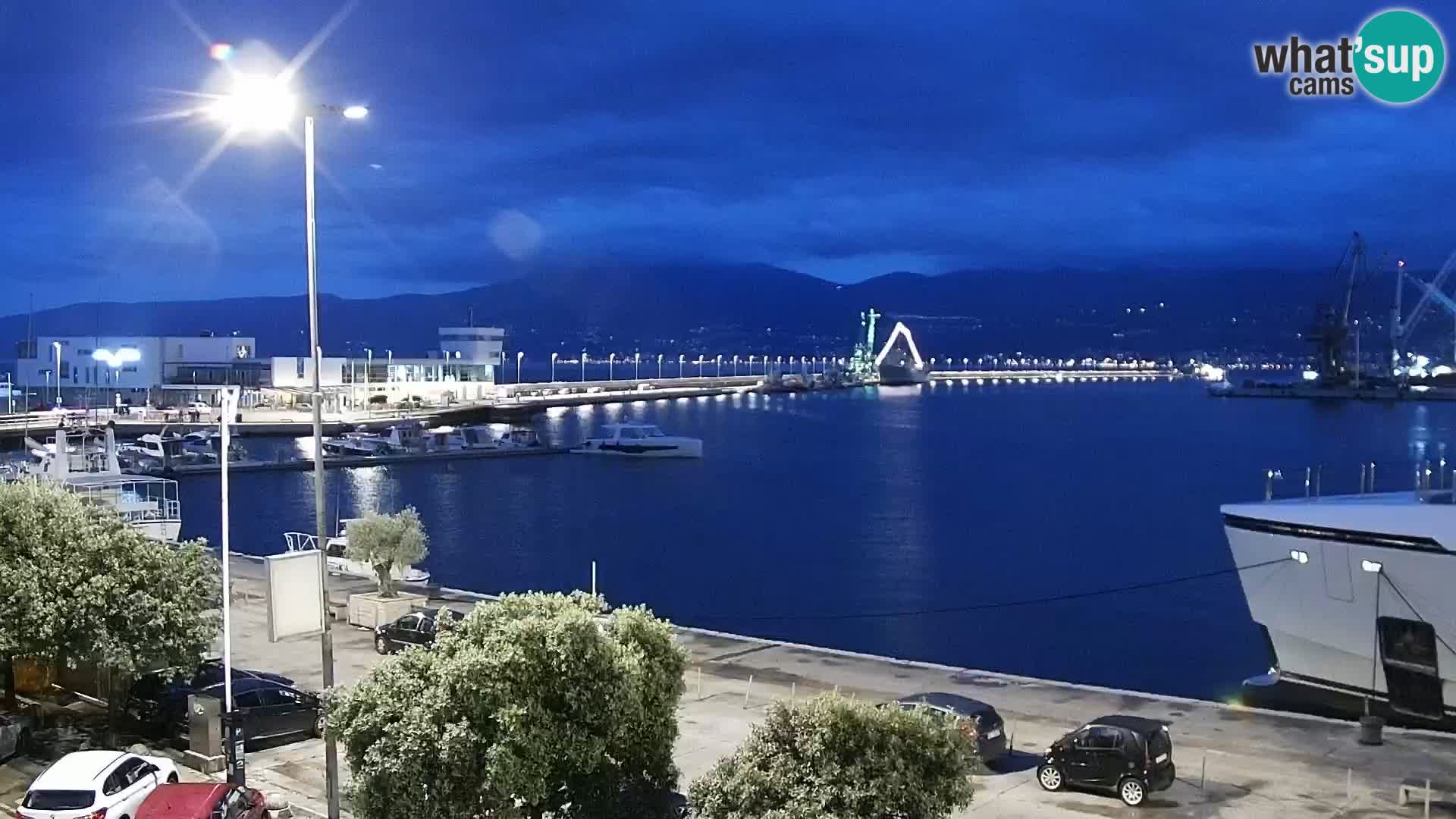 Riva in Marina v Reki – Spletna kamera v živo Hrvaška
