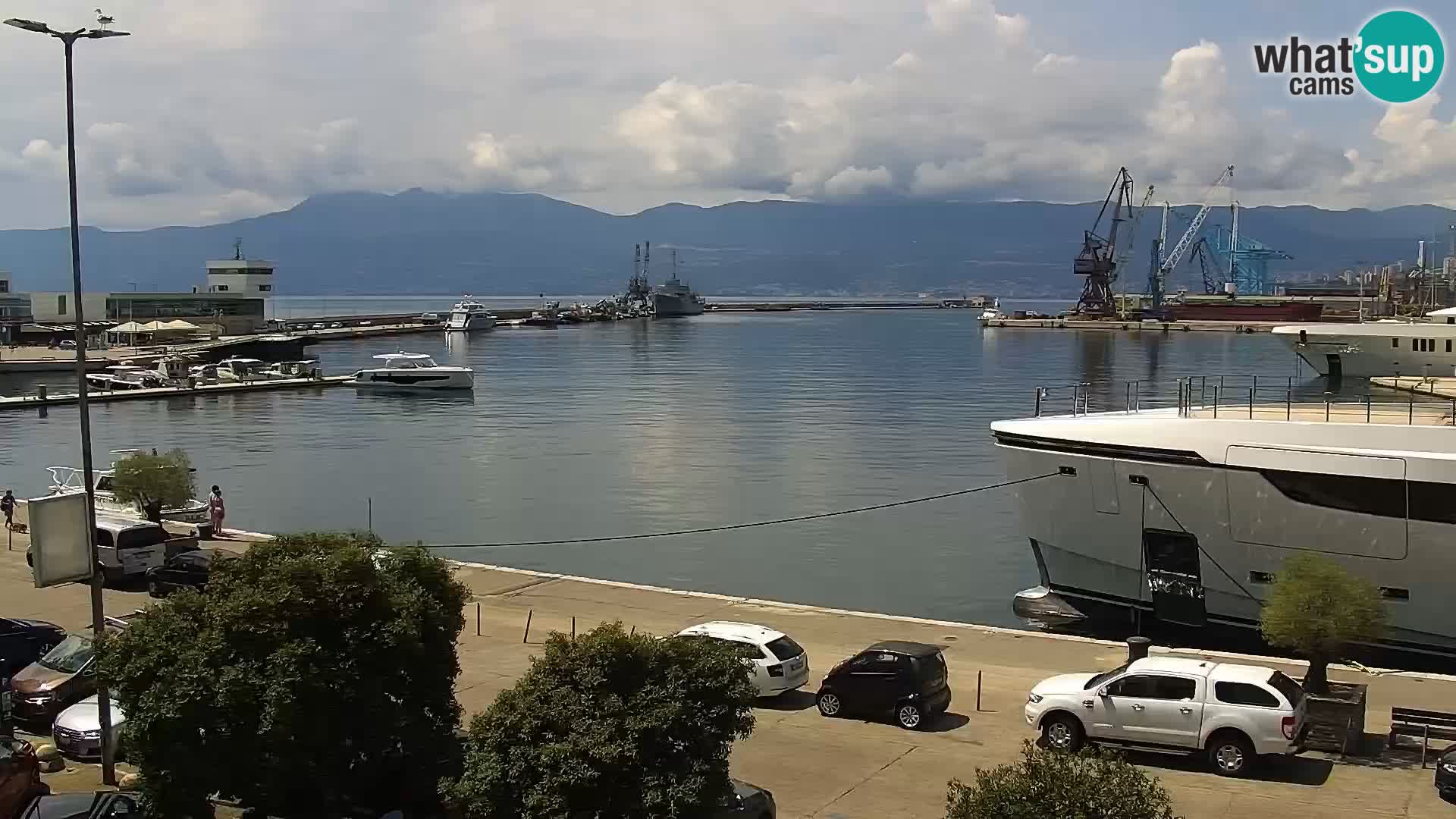 Riva in Marina v Reki – Spletna kamera v živo Hrvaška