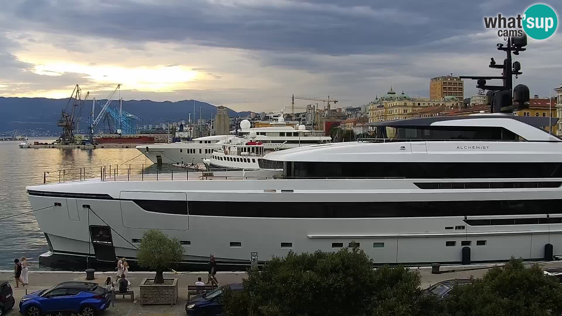 Riva i Marina u Rijeci – Web kamera uživo u Hrvatskoj