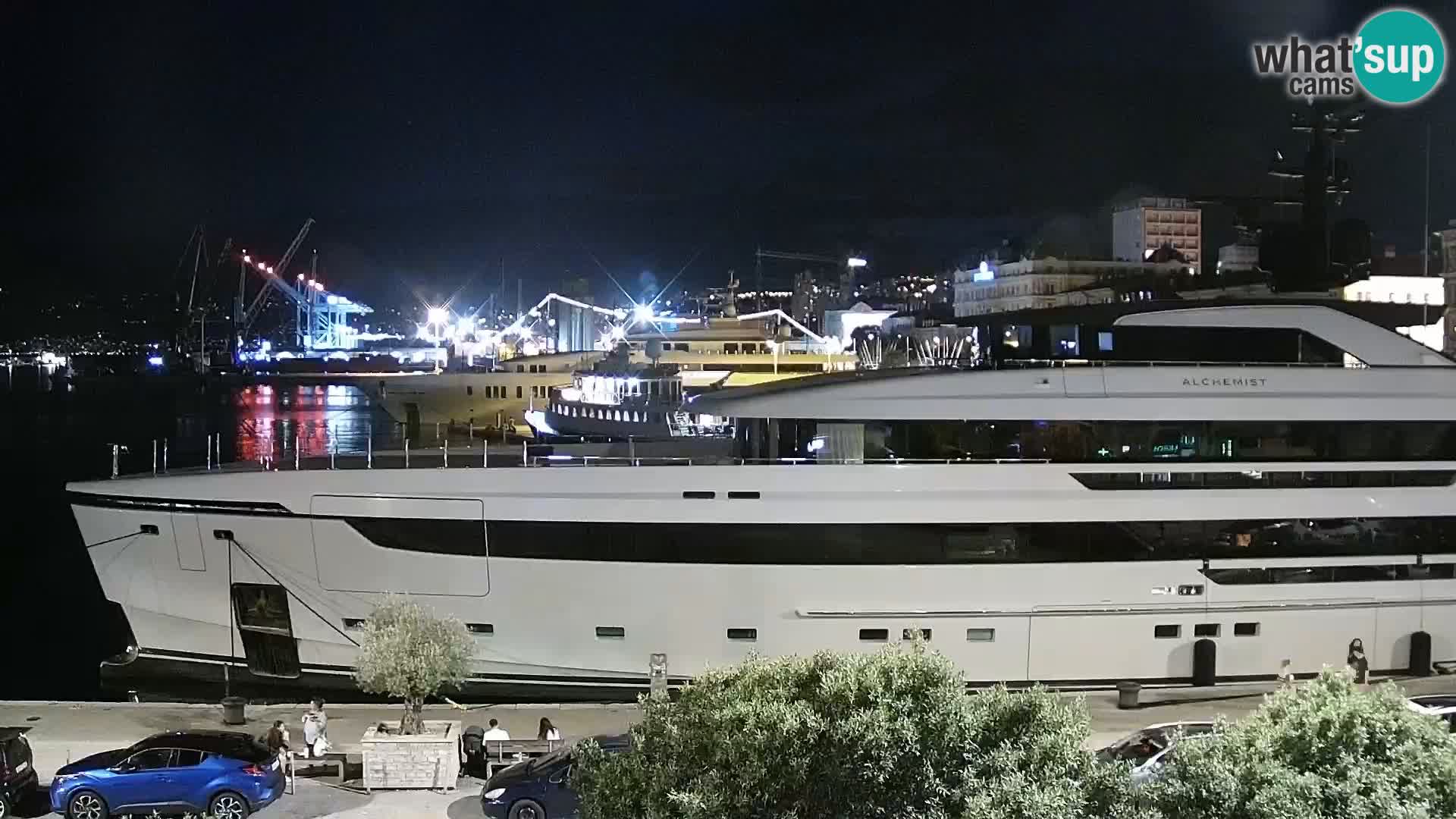 Riva in Marina v Reki – Spletna kamera v živo Hrvaška