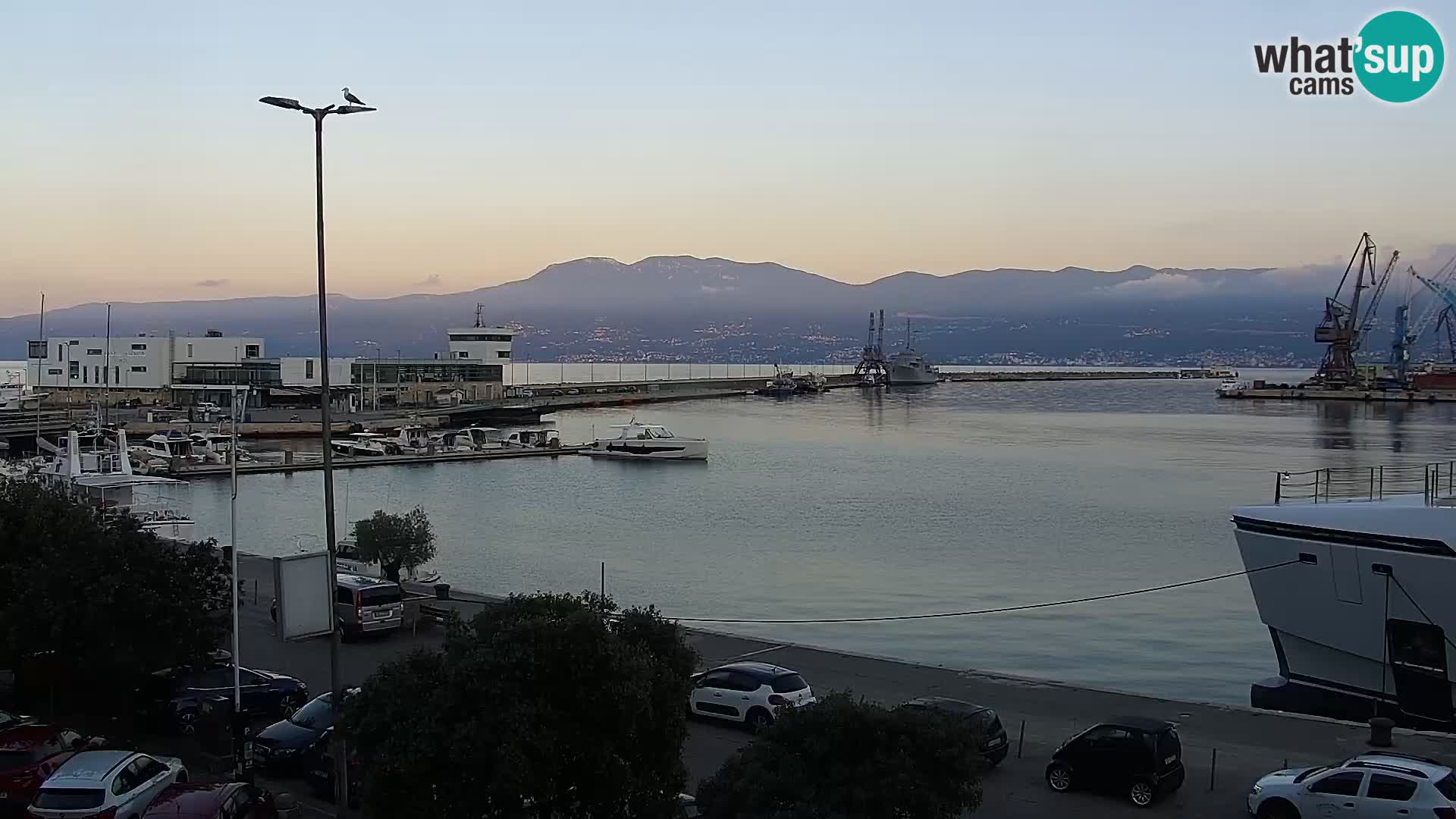 Riva i Marina u Rijeci – Web kamera uživo u Hrvatskoj