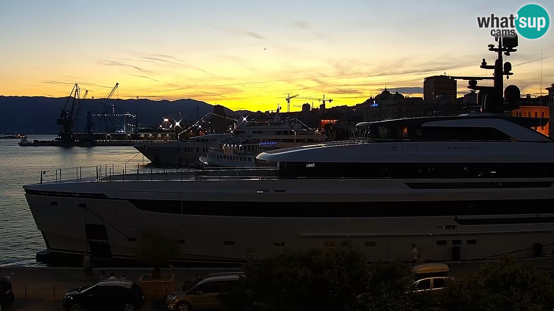Riva i Marina u Rijeci – Web kamera uživo u Hrvatskoj