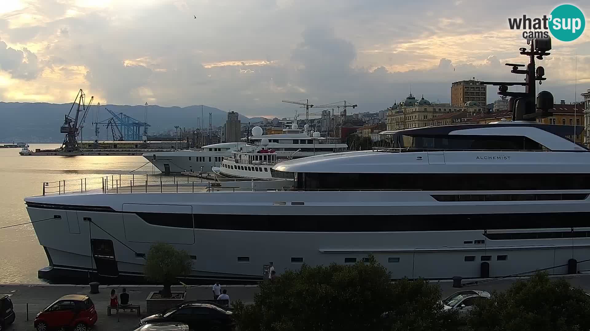 Fiume – Il porto e la Riva
