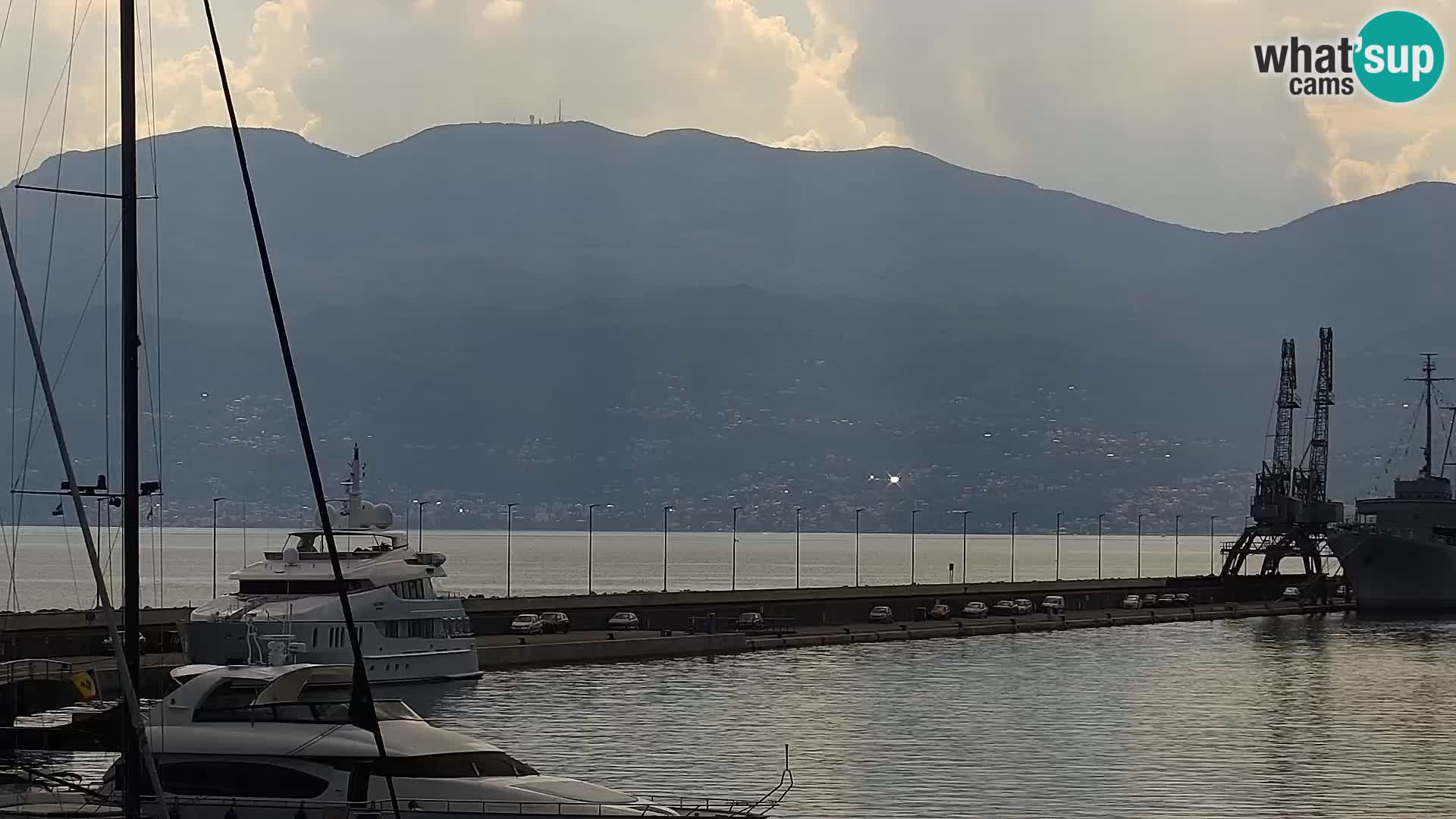 Riva in Marina v Reki – Spletna kamera v živo Hrvaška