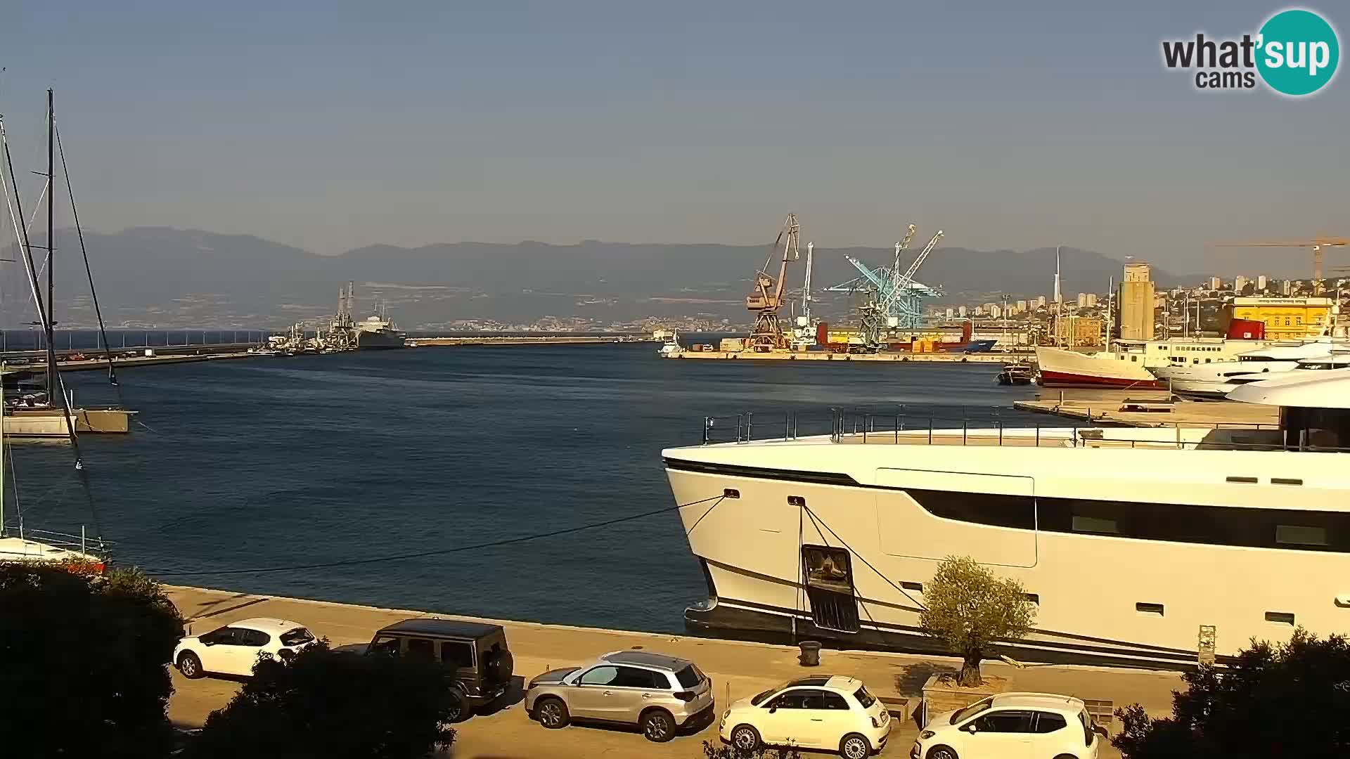 Riva i Marina u Rijeci – Web kamera uživo u Hrvatskoj