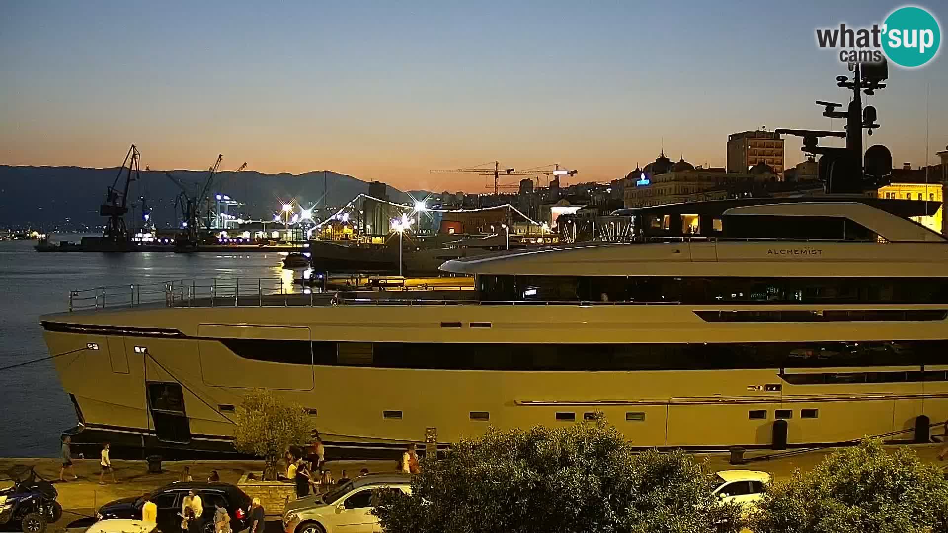 Riva in Marina v Reki – Spletna kamera v živo Hrvaška