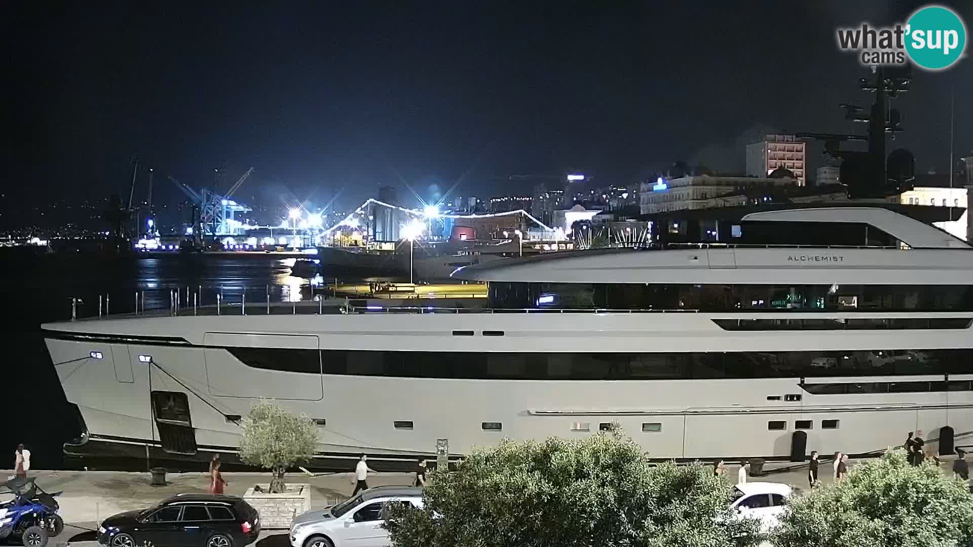 Riva in Marina v Reki – Spletna kamera v živo Hrvaška