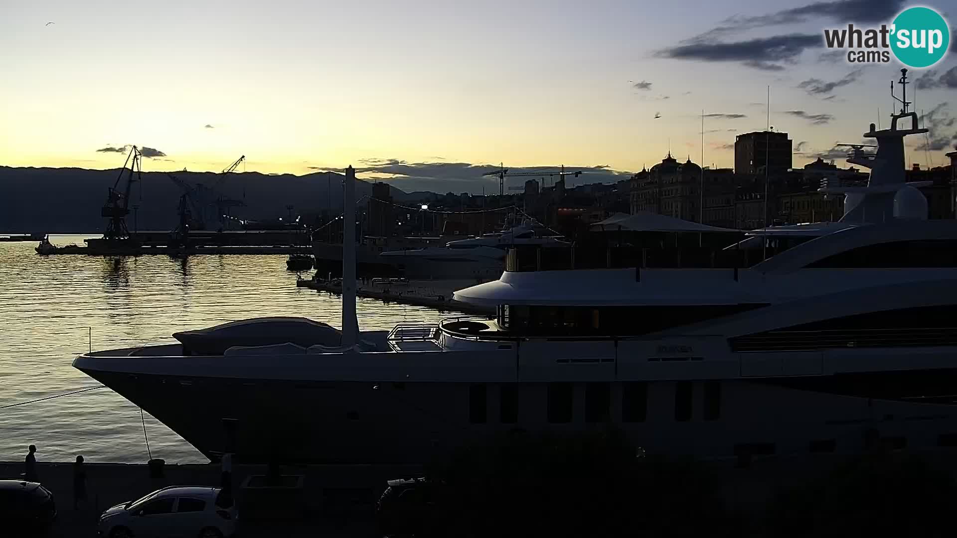Riva in Marina v Reki – Spletna kamera v živo Hrvaška