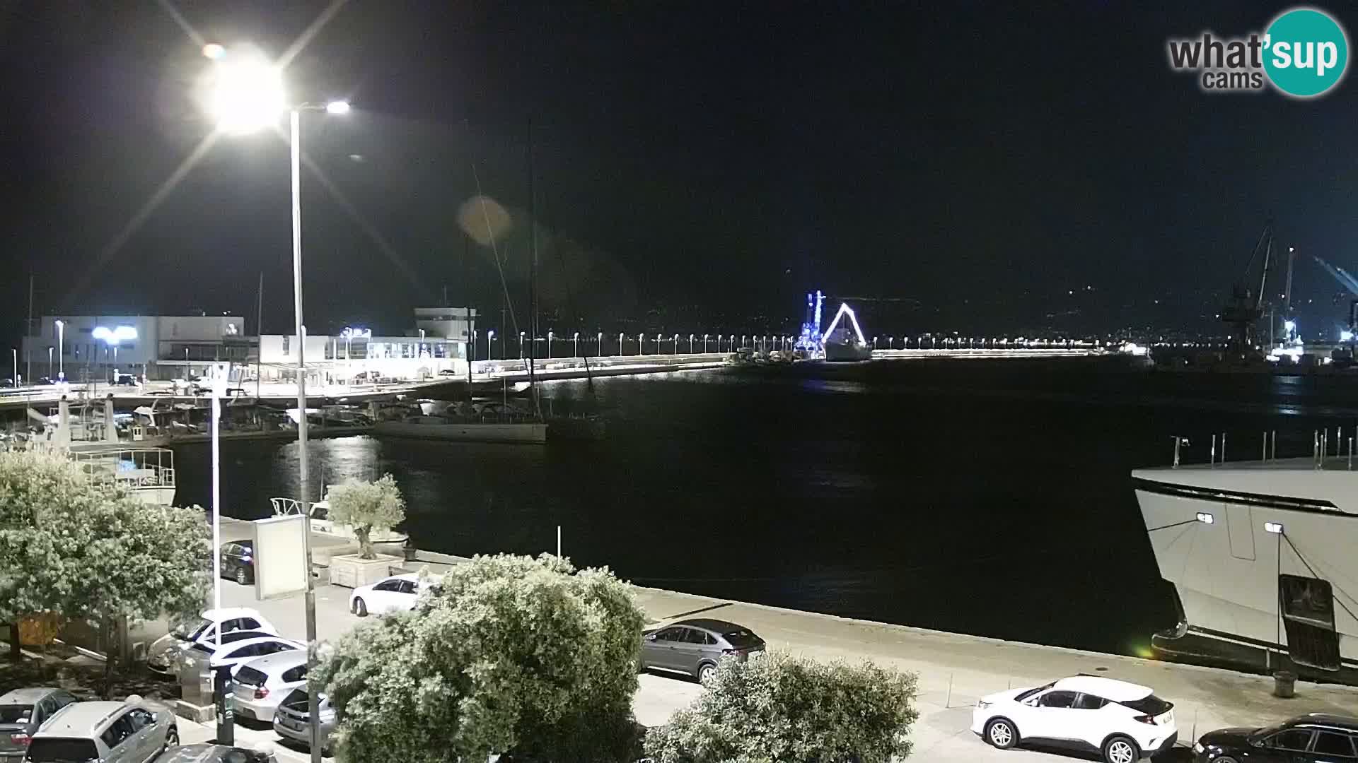 Riva in Marina v Reki – Spletna kamera v živo Hrvaška