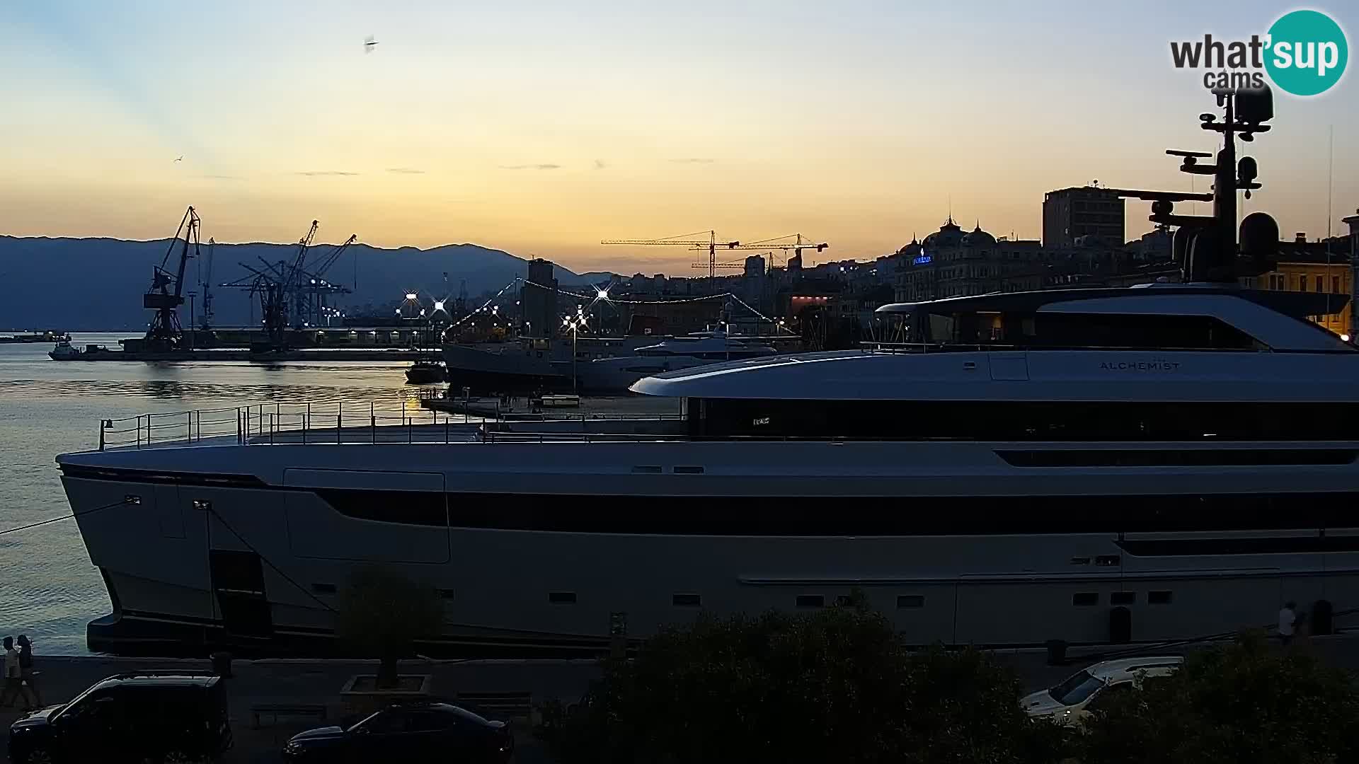 Riva i Marina u Rijeci – Web kamera uživo u Hrvatskoj