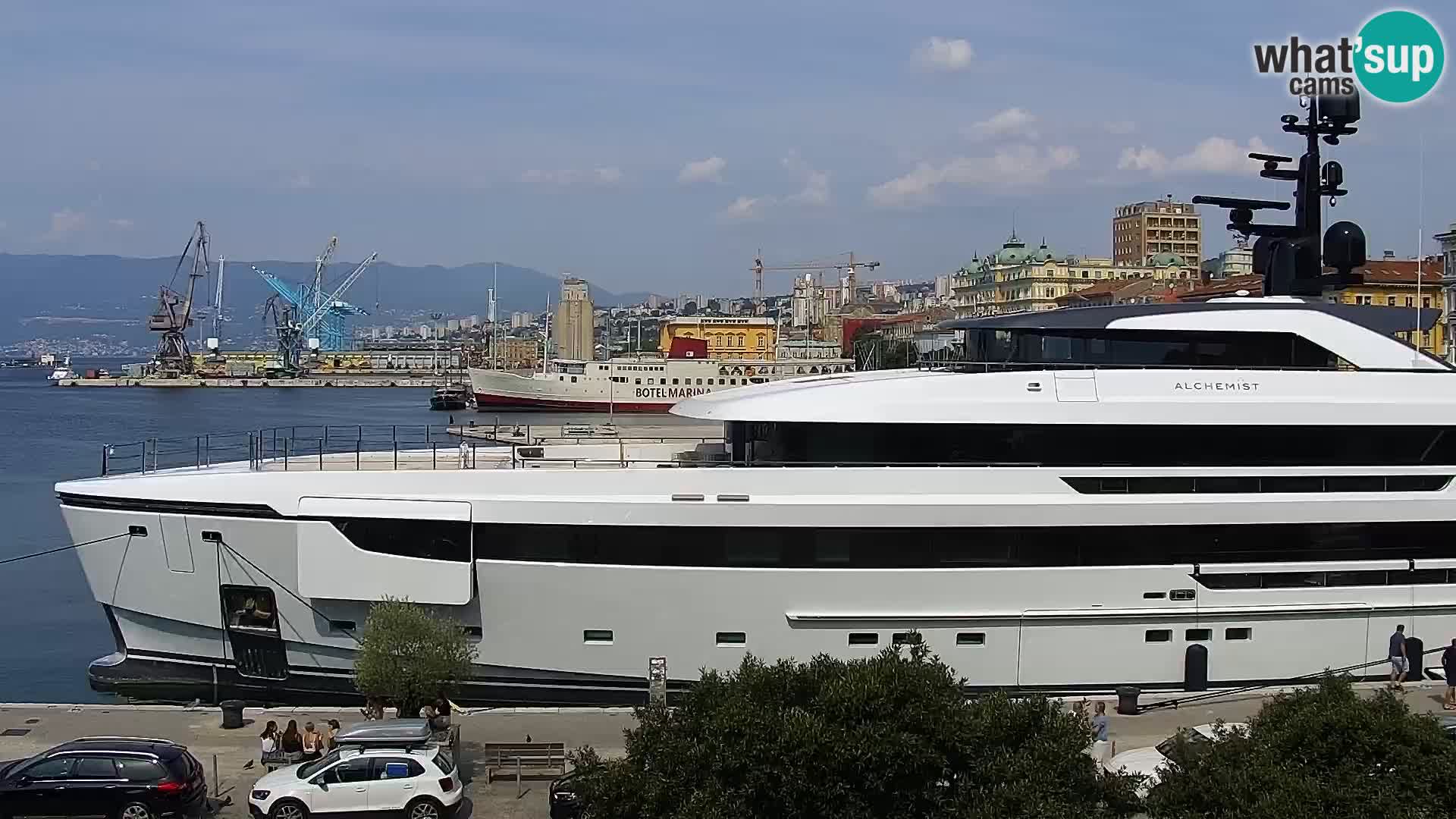 Riva i Marina u Rijeci – Web kamera uživo u Hrvatskoj