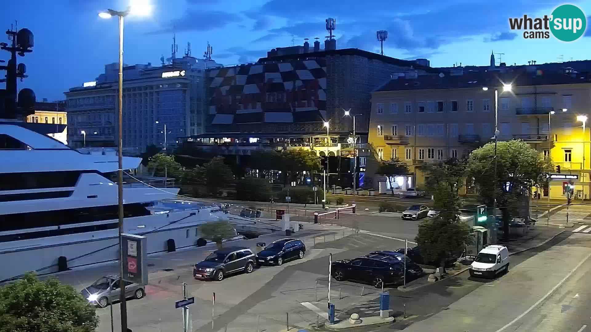Riva i Marina u Rijeci – Web kamera uživo u Hrvatskoj
