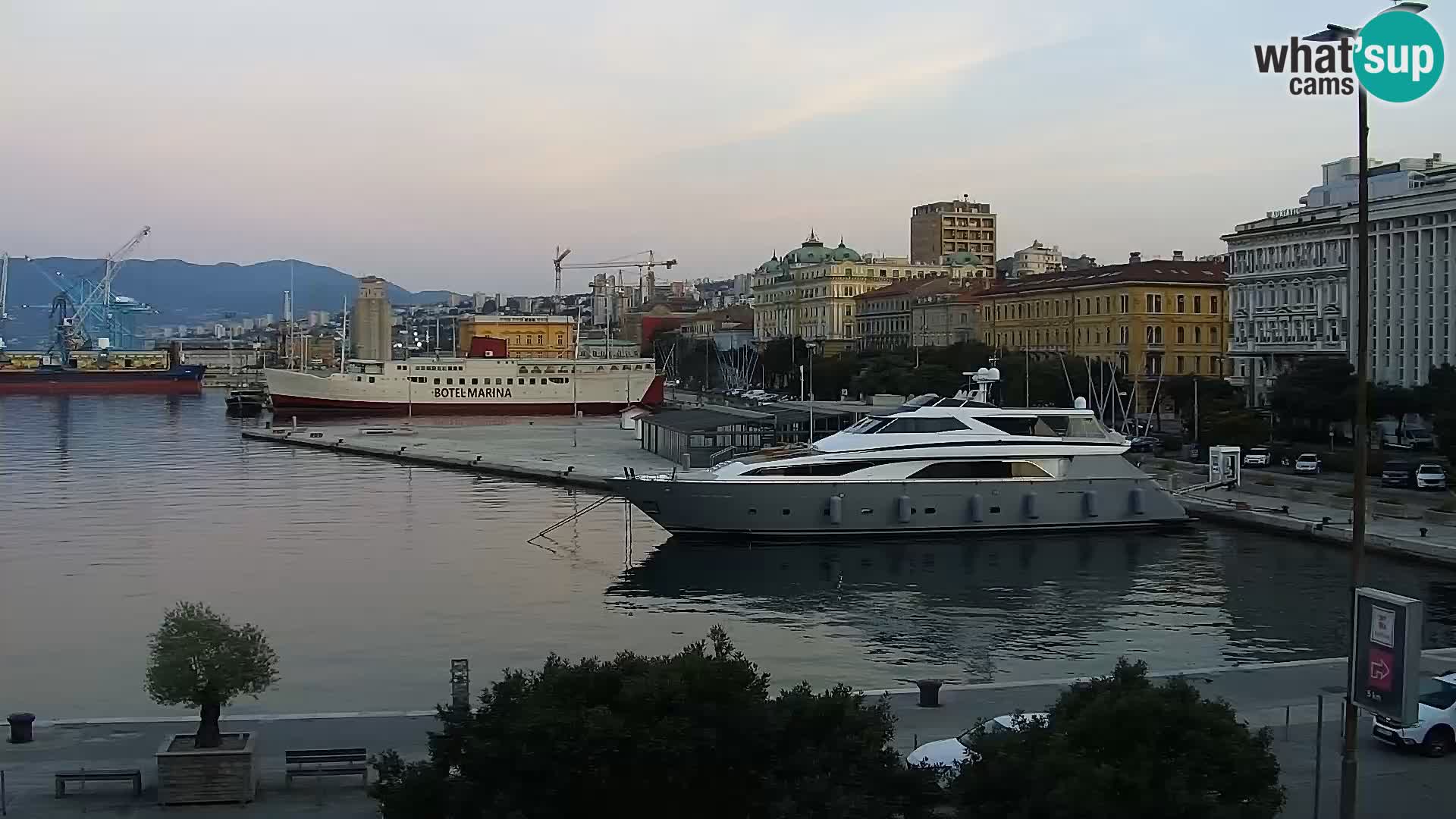 La Riva e la Marina a Rijeka (Fiume) – Live Webcam Croazia