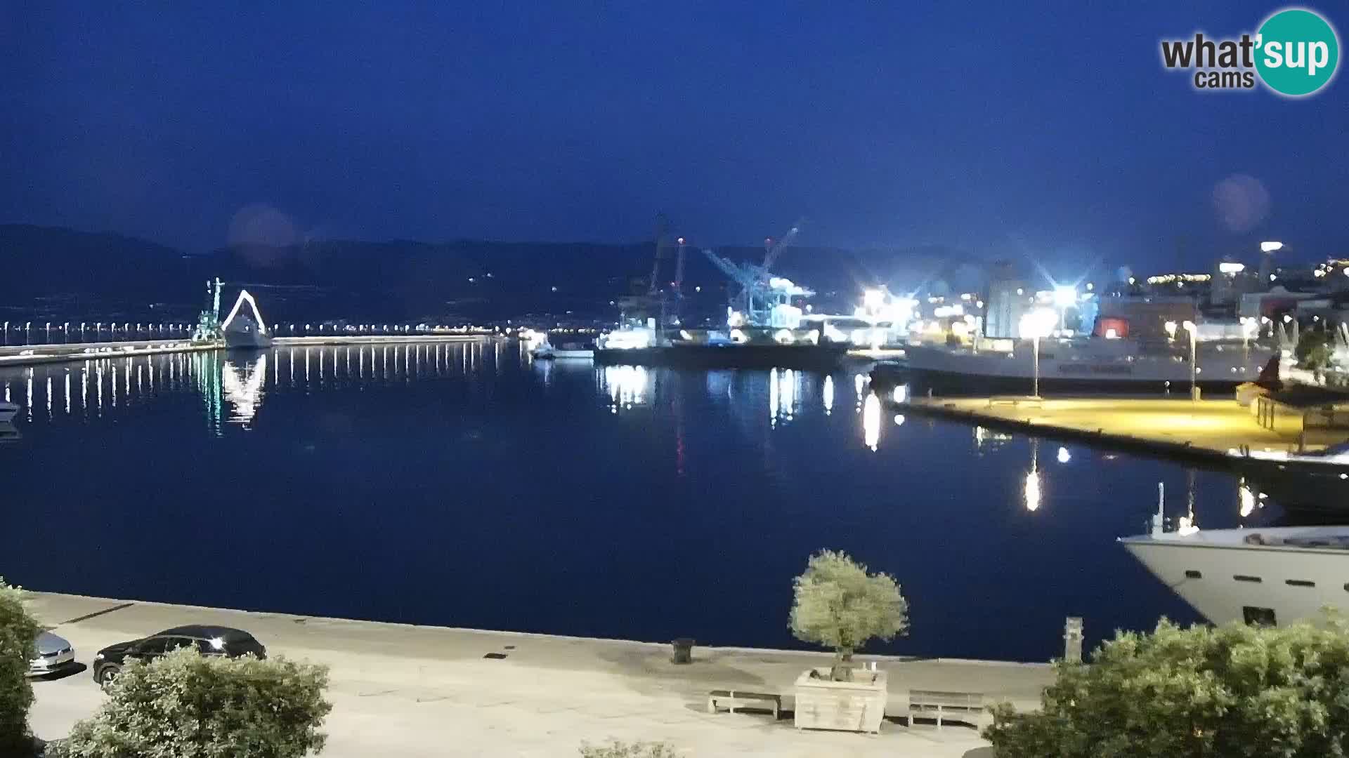 Riva in Marina v Reki – Spletna kamera v živo Hrvaška