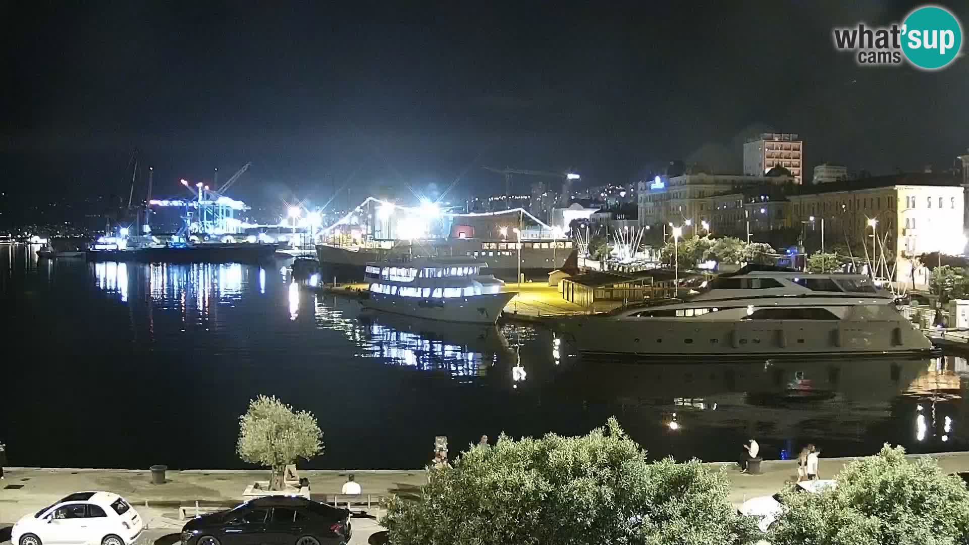 Riva in Marina v Reki – Spletna kamera v živo Hrvaška