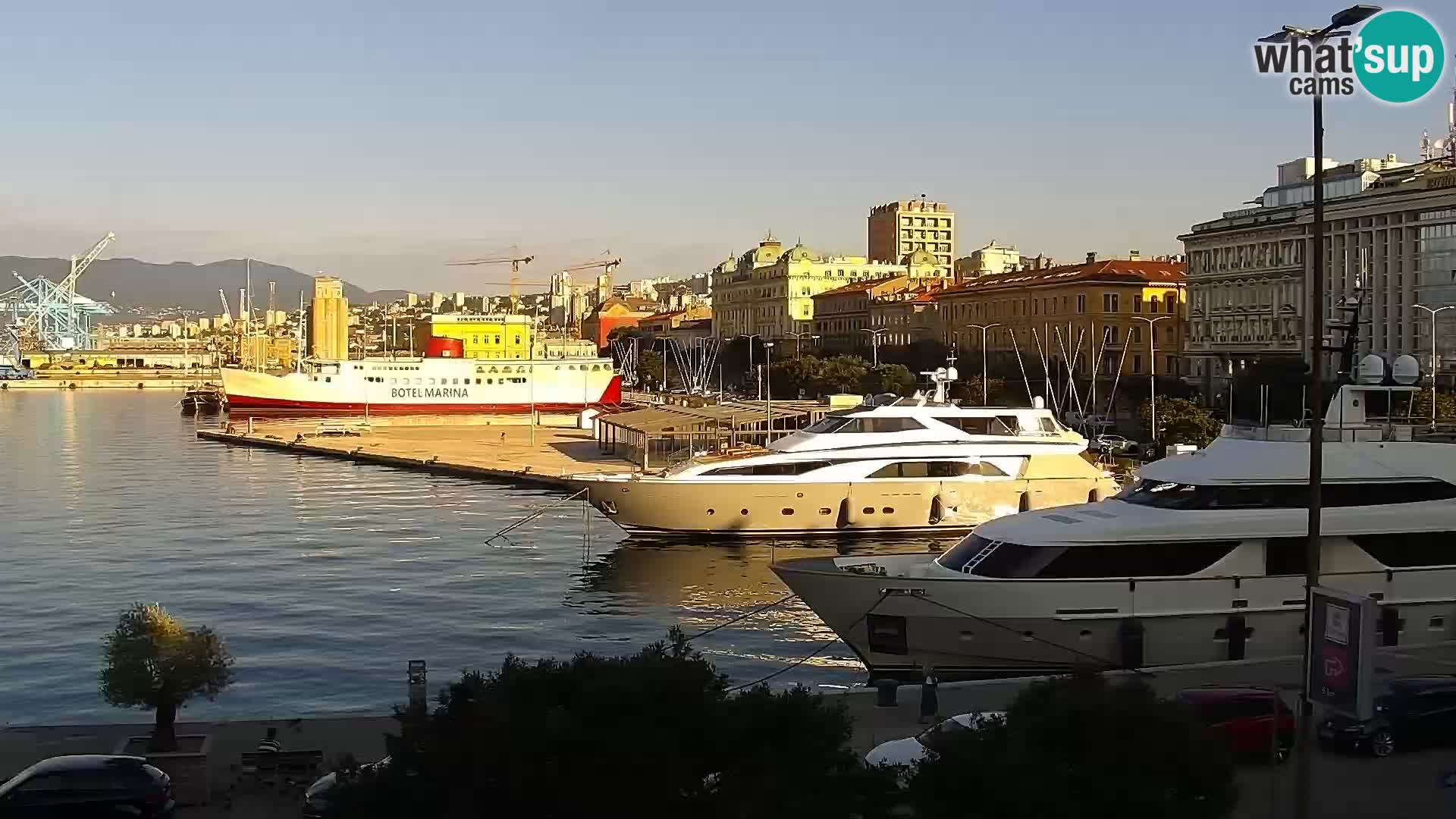 Riva in Marina v Reki – Spletna kamera v živo Hrvaška