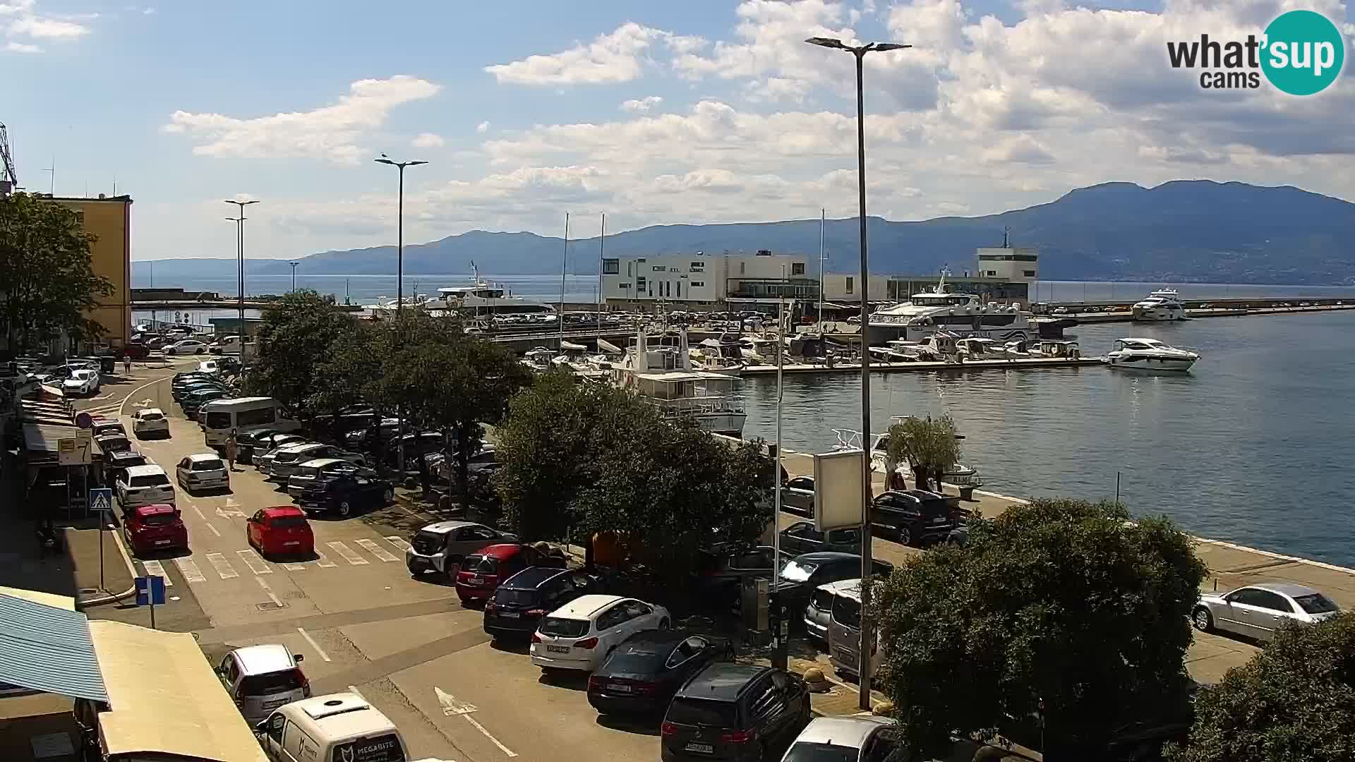 Riva in Marina v Reki – Spletna kamera v živo Hrvaška