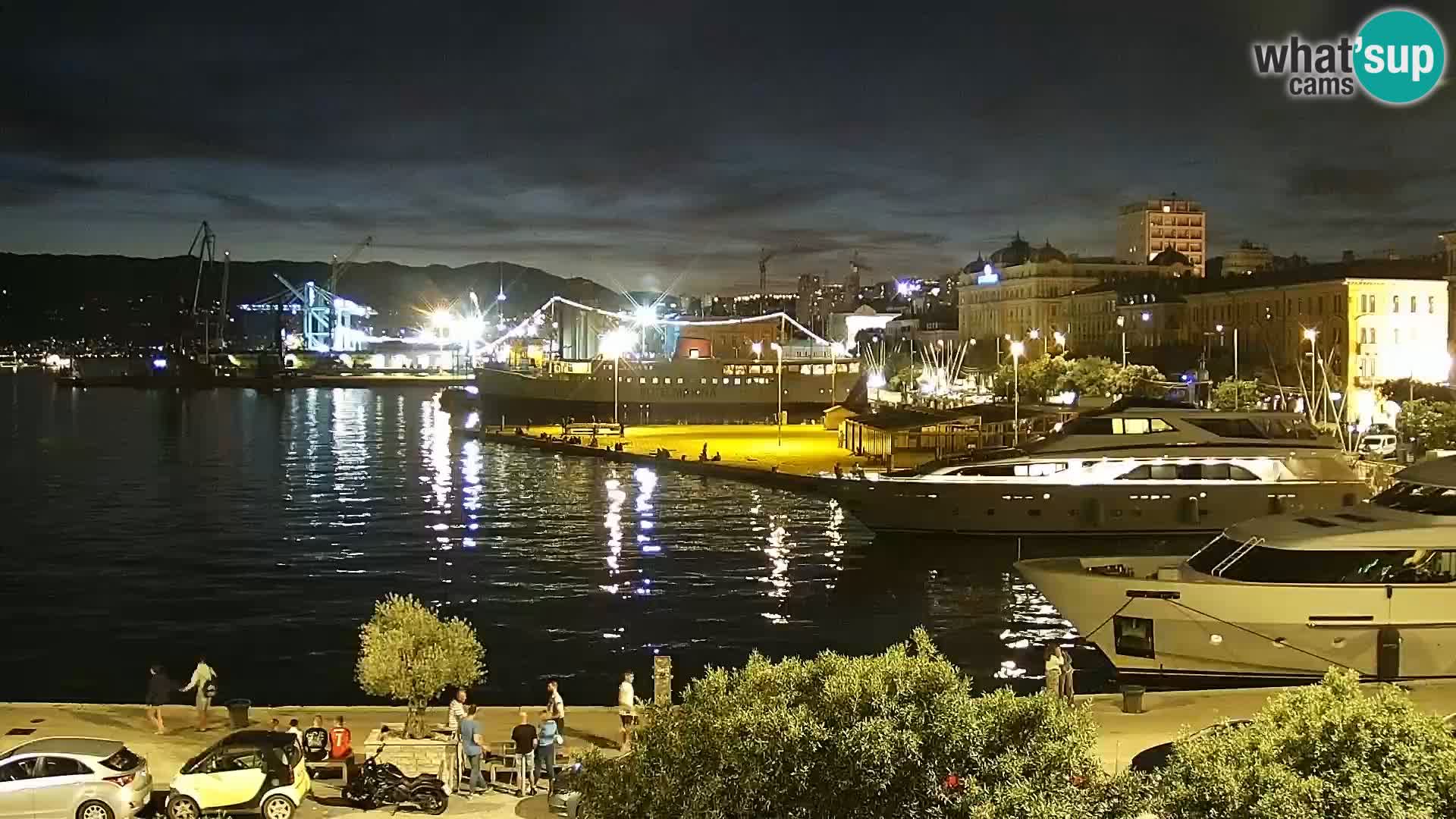 Riva in Marina v Reki – Spletna kamera v živo Hrvaška