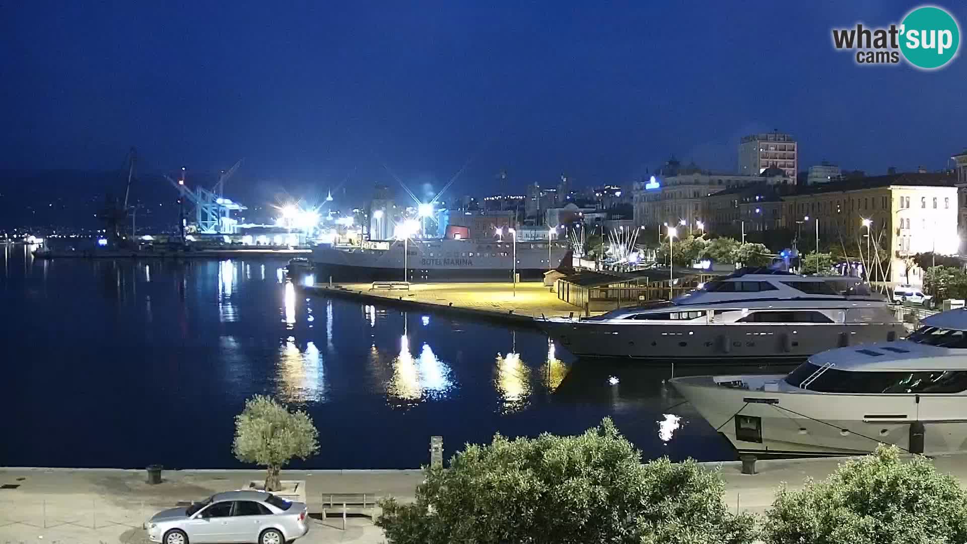 Riva in Marina v Reki – Spletna kamera v živo Hrvaška