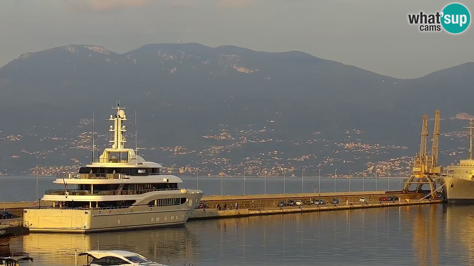 Riva i Marina u Rijeci – Web kamera uživo u Hrvatskoj