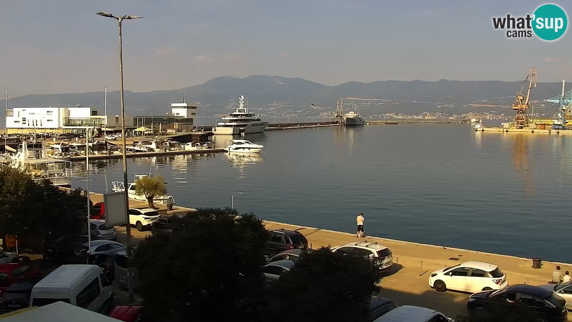 Riva in Marina v Reki – Spletna kamera v živo Hrvaška