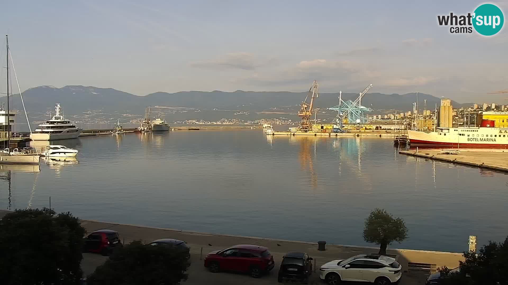 Riva i Marina u Rijeci – Web kamera uživo u Hrvatskoj