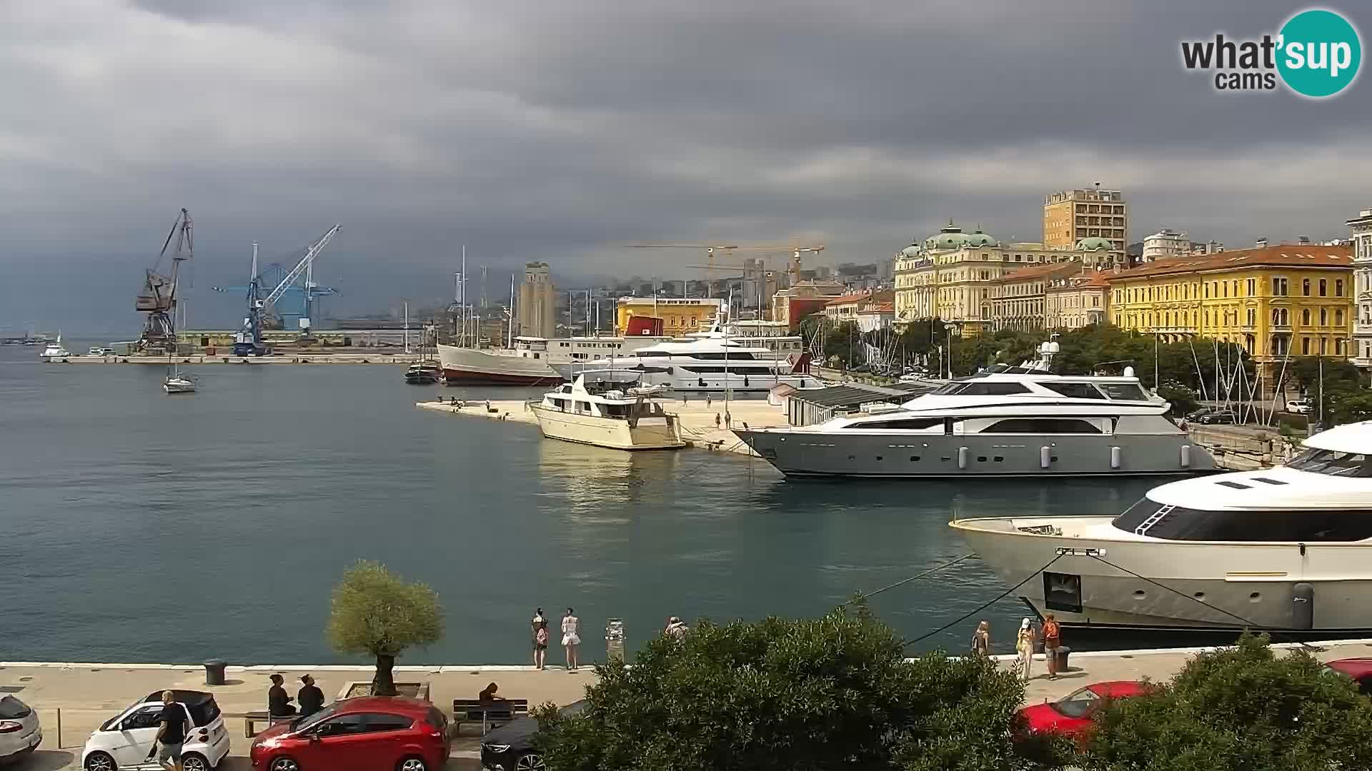Riva in Marina v Reki – Spletna kamera v živo Hrvaška