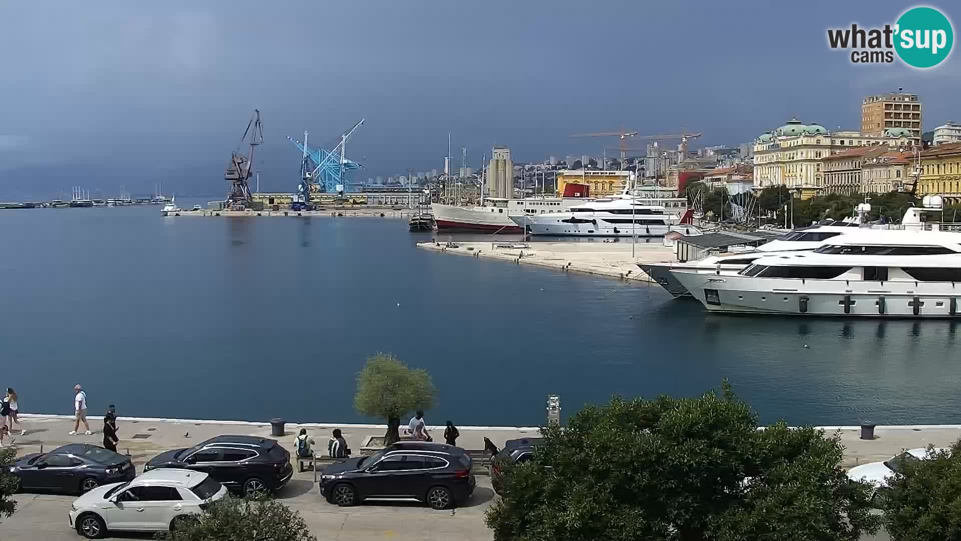Riva in Marina v Reki – Spletna kamera v živo Hrvaška