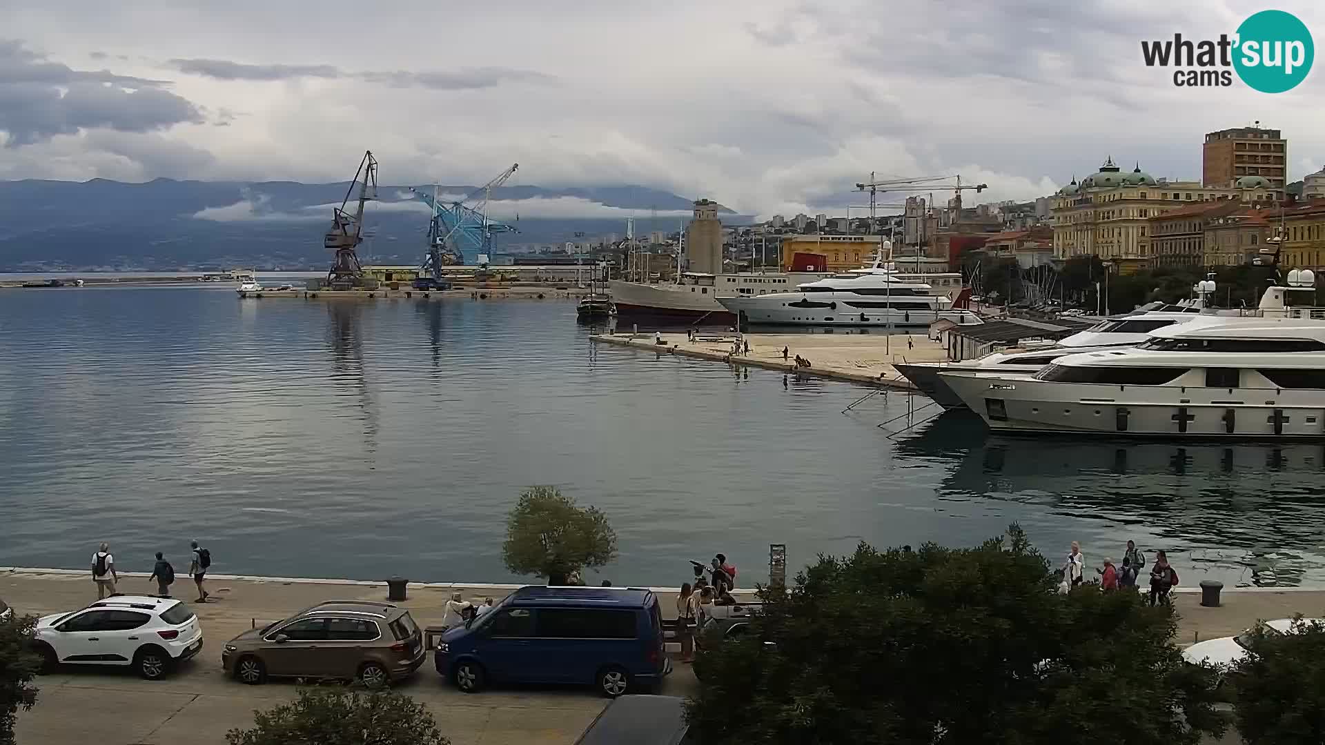 Riva in Marina v Reki – Spletna kamera v živo Hrvaška