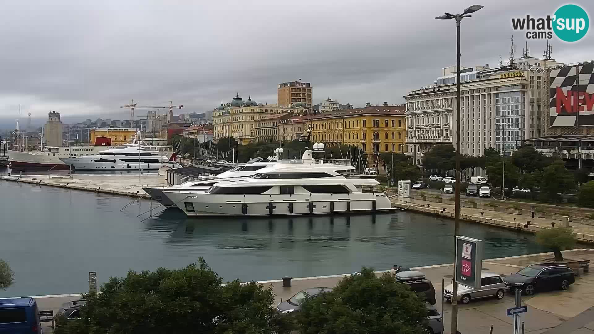 Riva i Marina u Rijeci – Web kamera uživo u Hrvatskoj