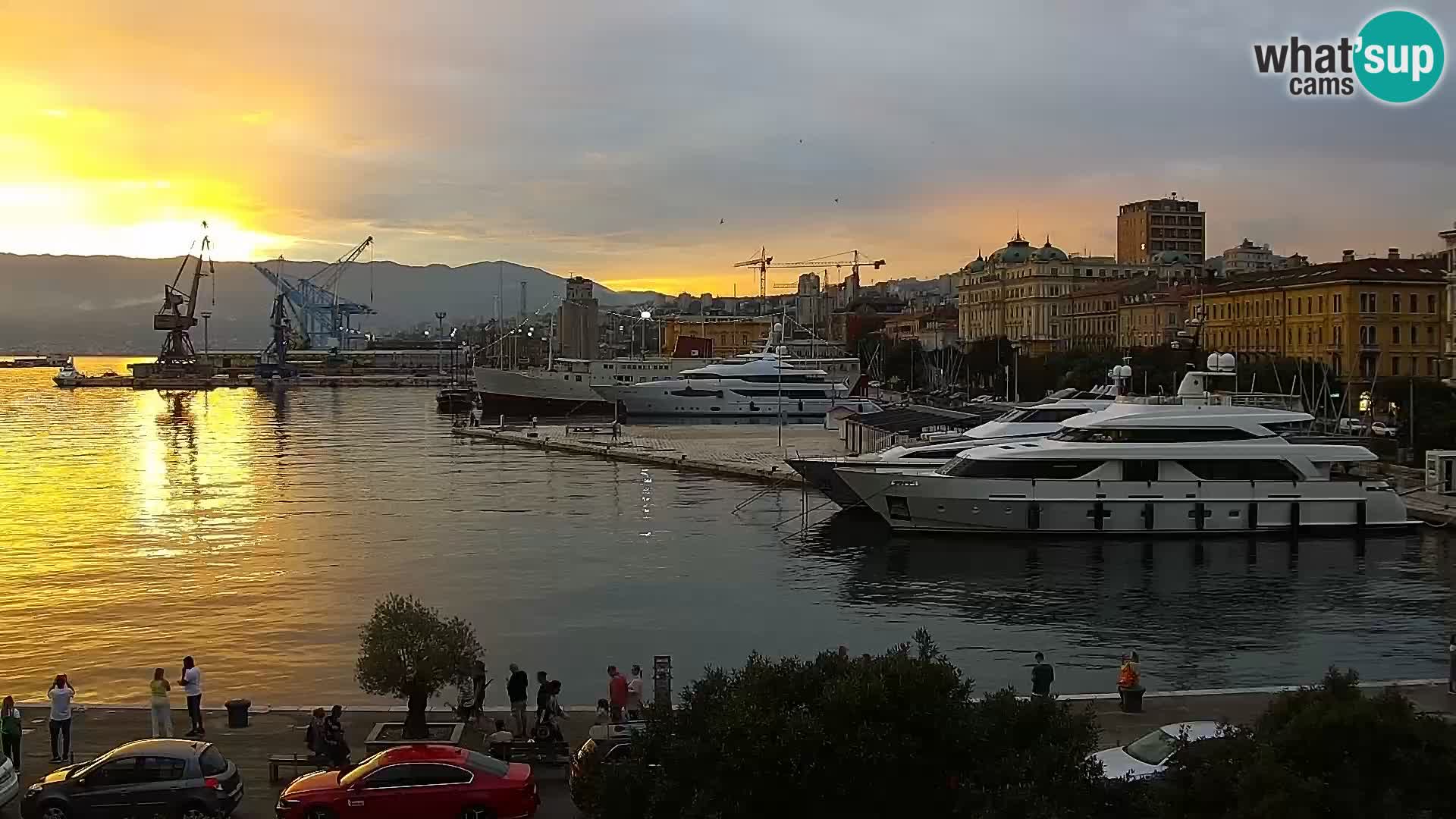 Riva in Marina v Reki – Spletna kamera v živo Hrvaška