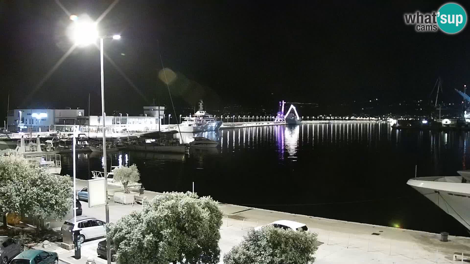 Riva in Marina v Reki – Spletna kamera v živo Hrvaška