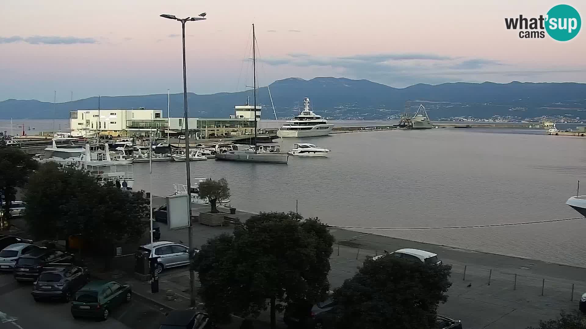 Riva i Marina u Rijeci – Web kamera uživo u Hrvatskoj