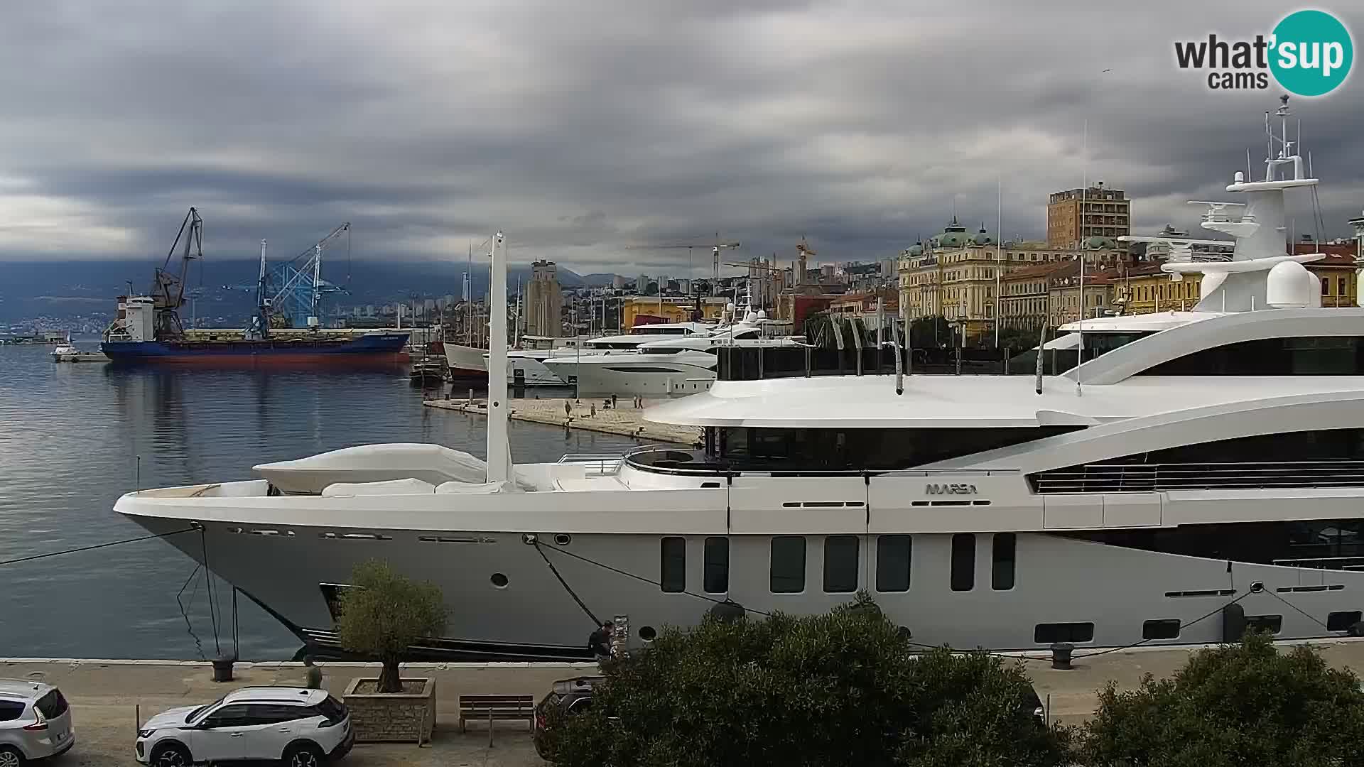 Riva in Marina v Reki – Spletna kamera v živo Hrvaška
