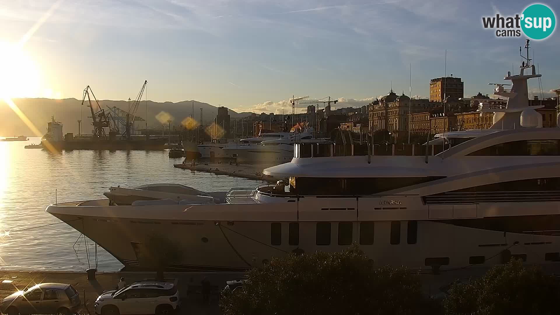 Riva in Marina v Reki – Spletna kamera v živo Hrvaška