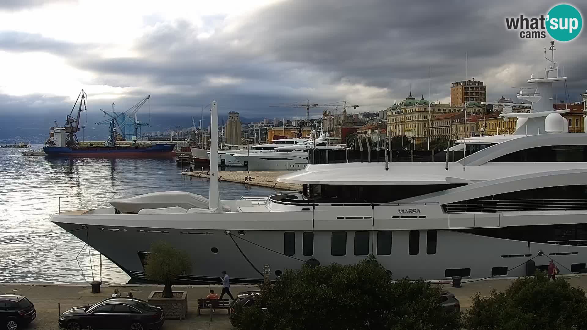 Riva in Marina v Reki – Spletna kamera v živo Hrvaška