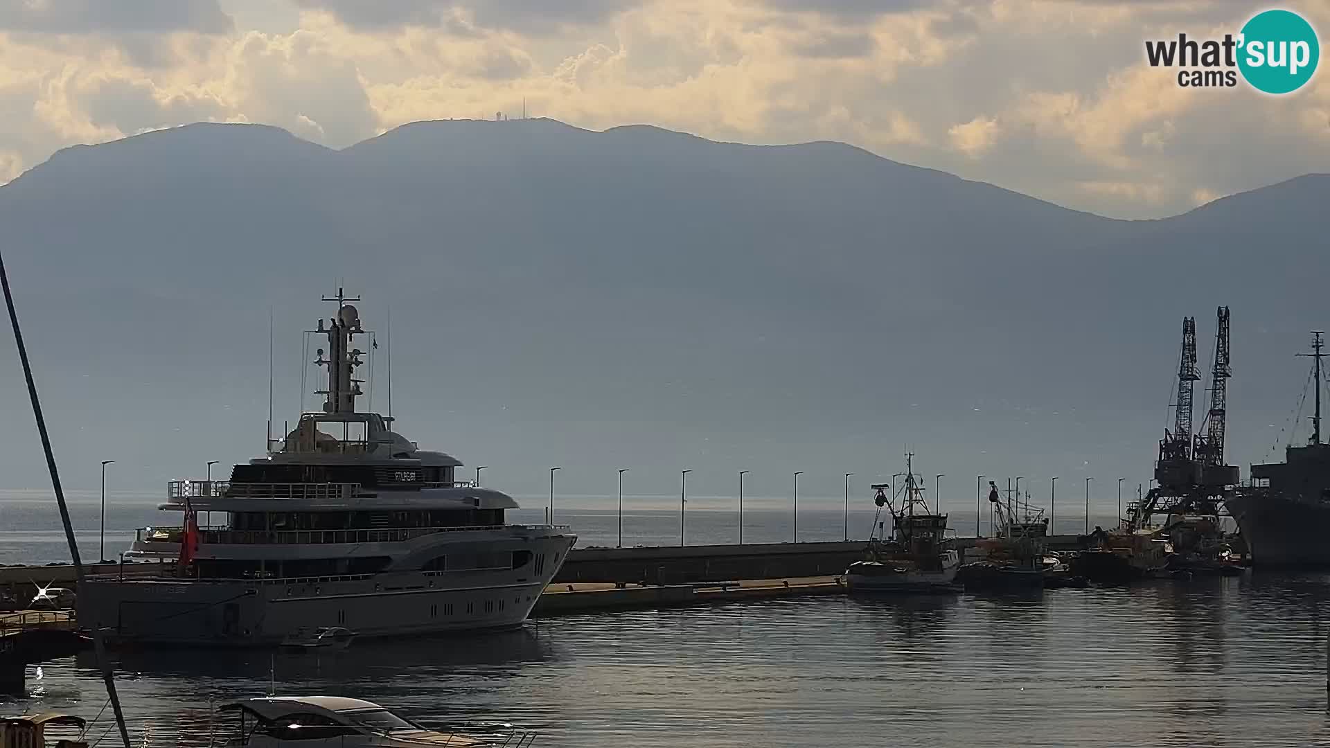 La Riva y Marina en Rijeka – Webcam en vivo Croacia